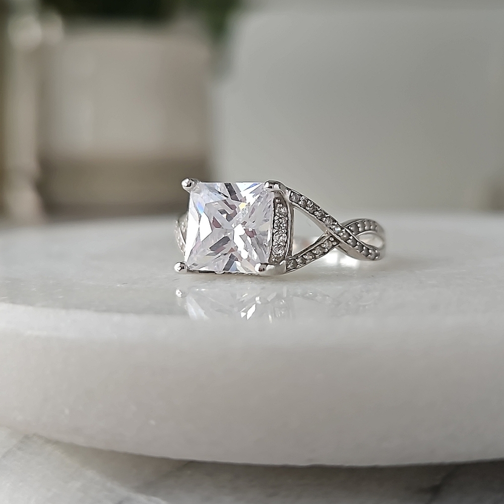 Classic Style ring, solid 925 Sterling Silver Charmed Aroma